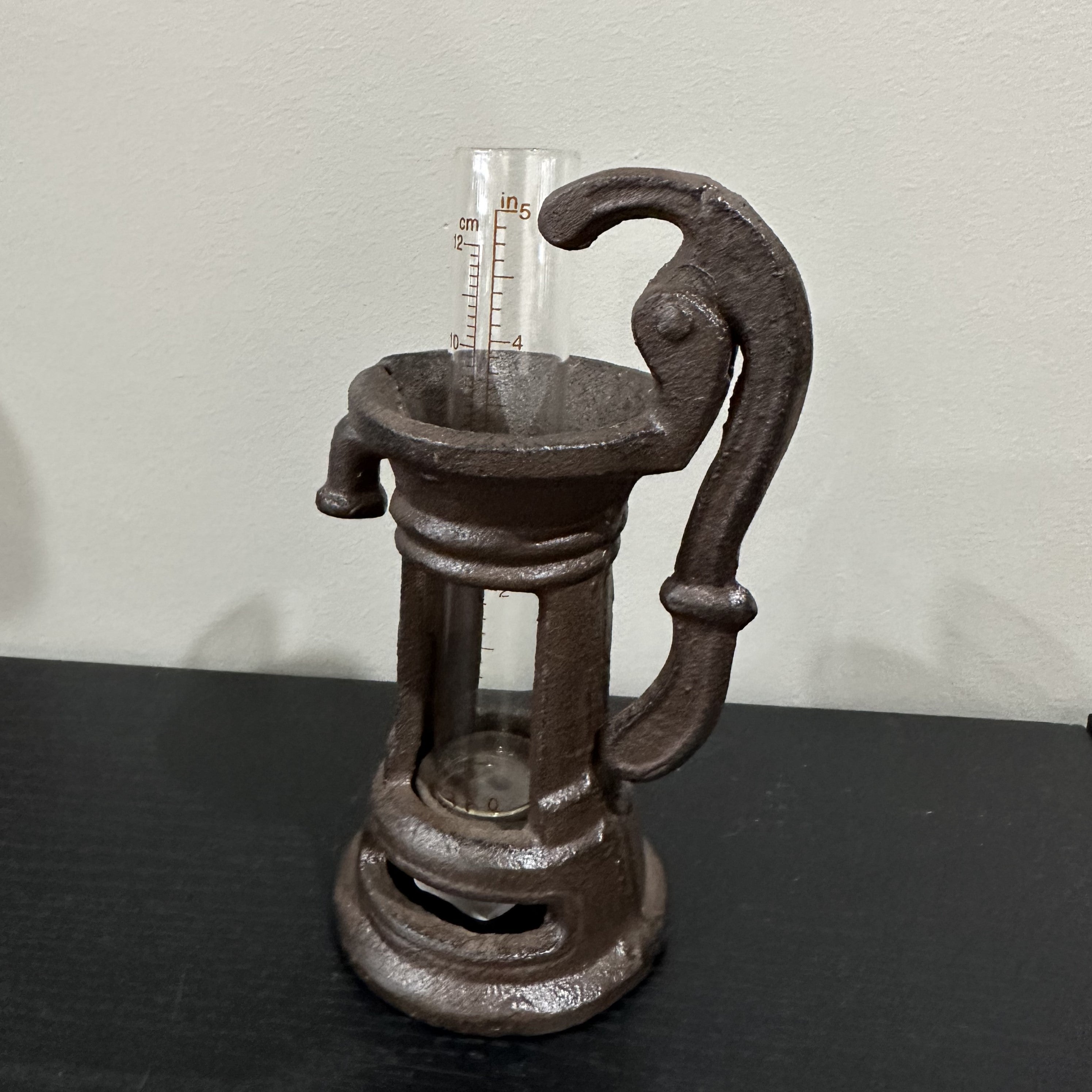 Cast Iron Rain Gauge - Antique oil lamp - YW-CIRG-002