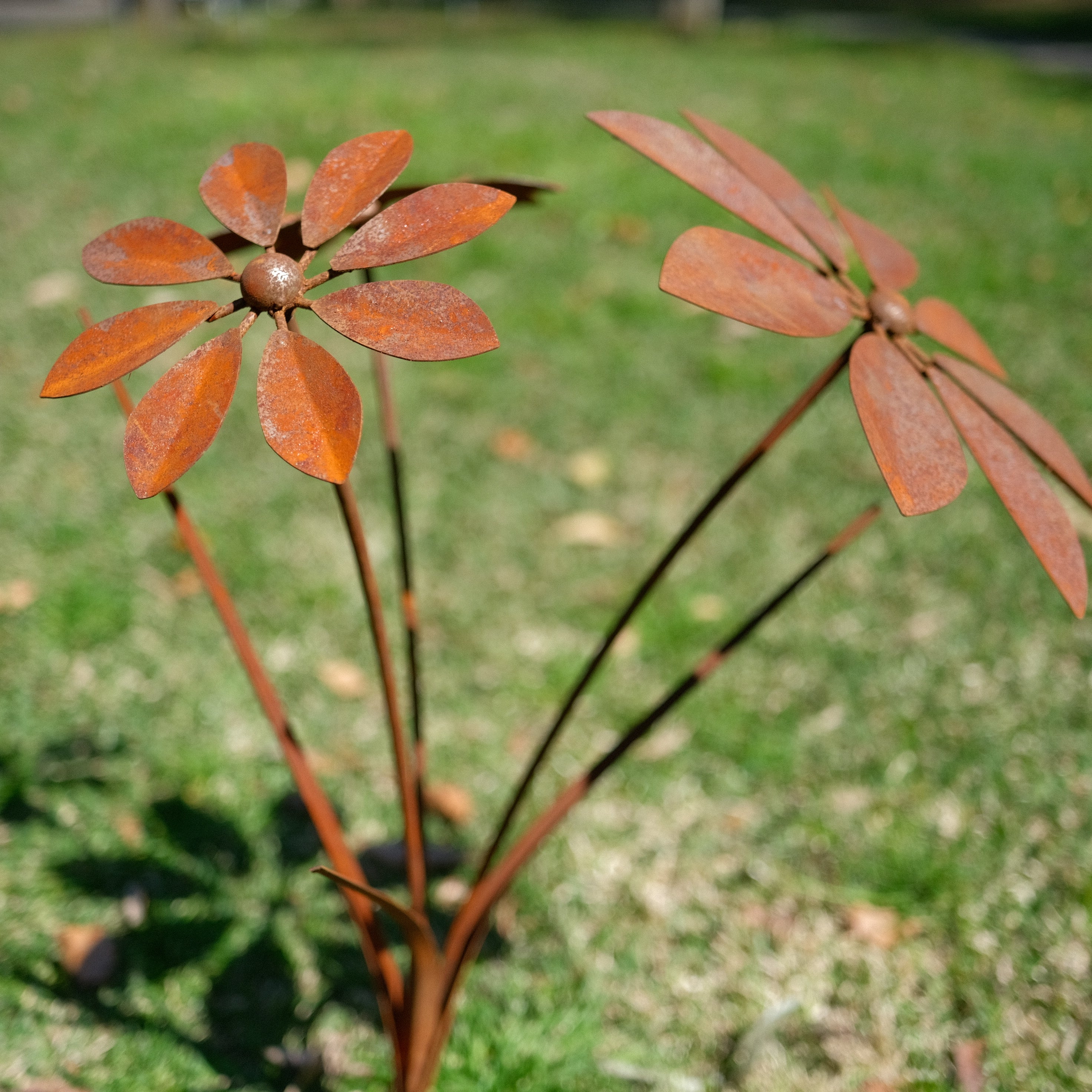 LG0006 - Triple rotating flower